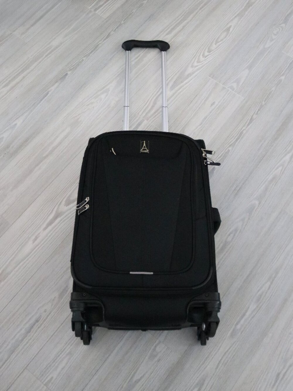 Travelpro Black Maxlite 5 21 in. Carry-On Spinner Luggage Expandable Travel
